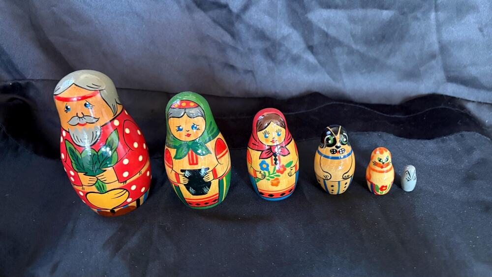 Authentic Hand Painted Russian Nesting Dolls Set (6 Pieces) Traditional Folk Art